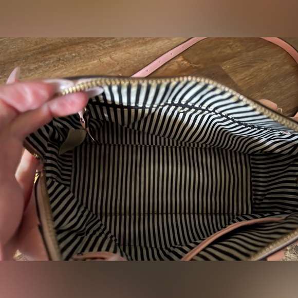 Kate spade crossbody - Picture 2 of 7